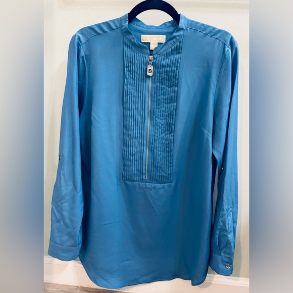 Michael Kors Blue Blouse Size Large with silver tone hardware - Picture 6 of 17